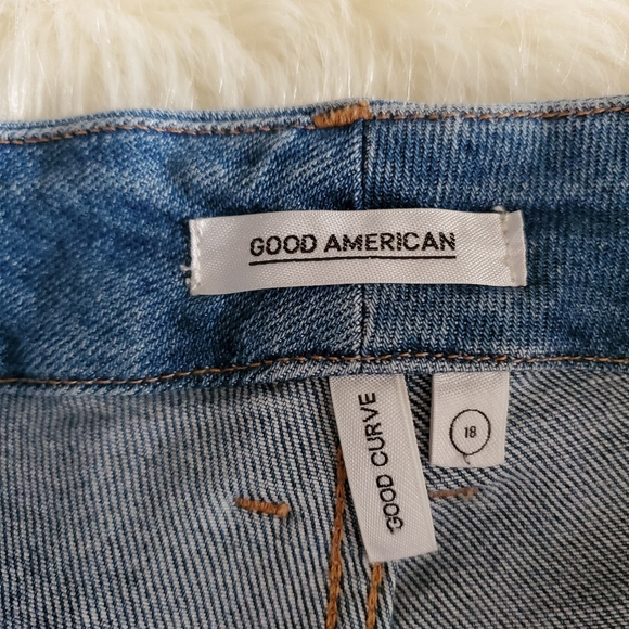 Good American Good Curve Exposed Button Ankle Crop Jeans Size 18 - Picture 6 of 13